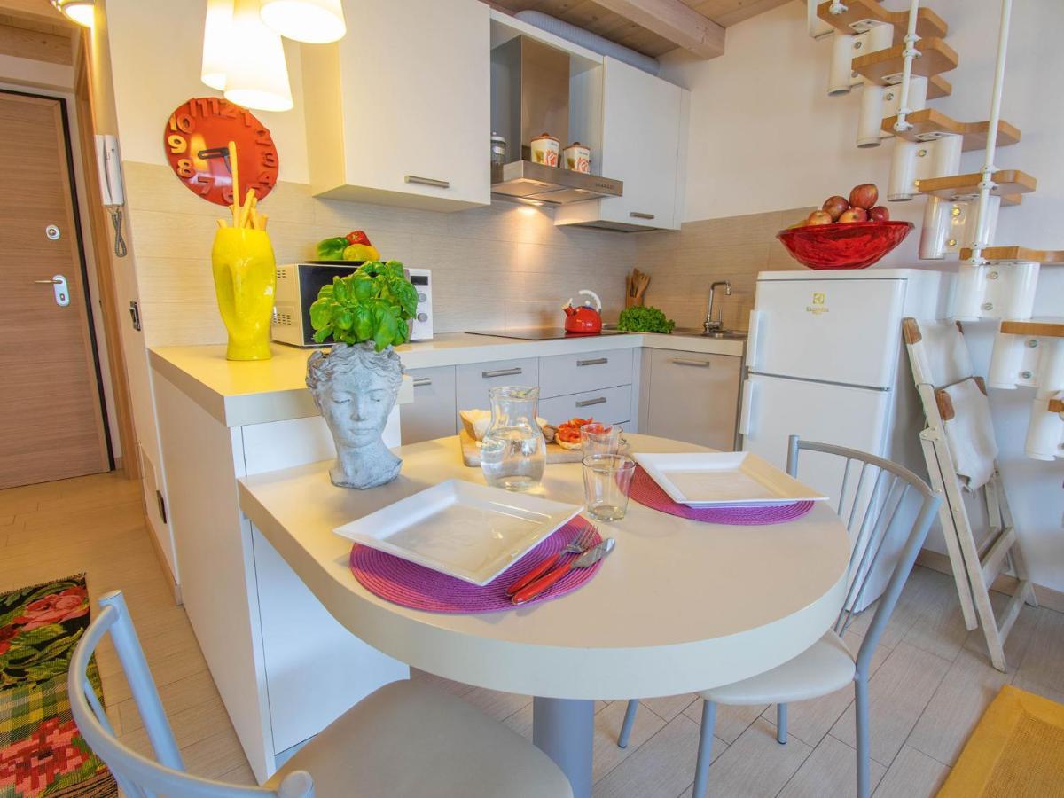 Cherubino - Stunning Lake View With Swimming Pool Parzanica Exterior photo